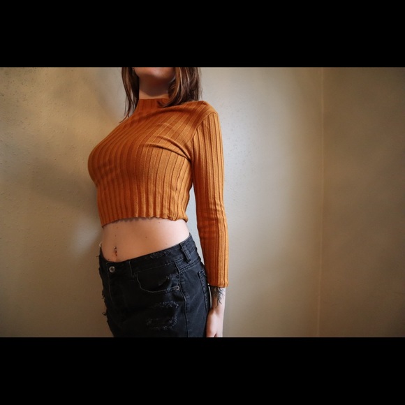 Vintage looking golden sweater crop - Picture 5 of 6